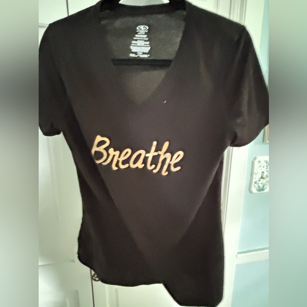 Athletic Brand Black 'Breathe' V-Neck Top Large
